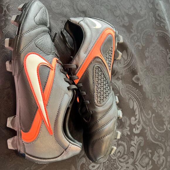 Nike libretto women’s soccer shoes black 488134-010 size 8 women - Picture 8 of 10